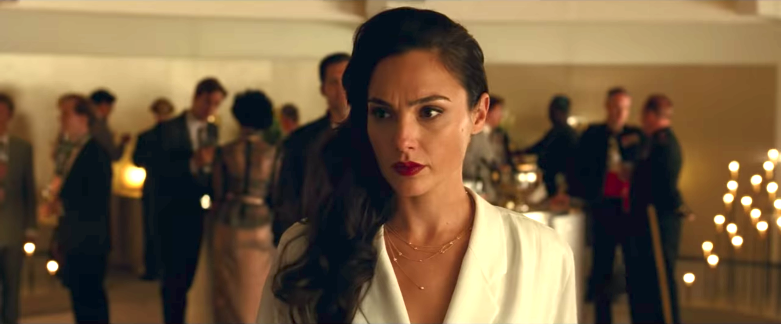 Wonder Woman 1984 White Dress Fashion Dresses Dceu's wonder woman 1984, starring gal gadot, chris pine, pedro pascal and kristin wiig, has several easter eggs and references fans may have etta's advanced age indicates she enjoyed a long life. wonder woman 1984 white dress fashion